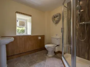 OWLS ROOST, family friendly, with hot tub in Combe Martin - Image 4