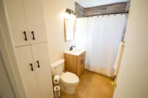 Newly Renovated Charming 3 bedroom Las Vegas Home - Image 2