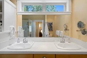 BEAUTIFUL HOME OVERLOOKING THE RIVER-MINUTES TO IT ALL-UPDATED KITCHEN! - Image 5