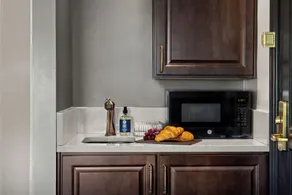 OFFICIAL LISTING | Wyndham - Inn at the Opera Concerto Suite w/ Free WiFi - Image 5