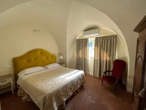 Apartment in eighteenth-century villa - Image 4