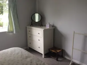Bungalow med 3 soveværelser med stor sikker have tæt på sandstrande - Image 4