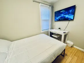 Bright, Stylish & Cozy 2Bed Unit w/Fireplace, Backyard, & Grill - Image 5
