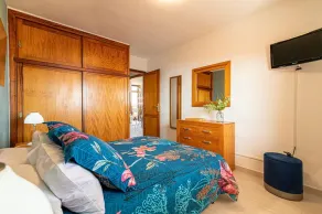 Elegant Candelaria apartment with ocean views - Image 5