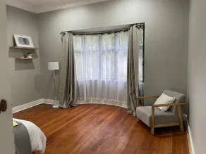 Contemporary 2 bed in Suburbs - 2081 - Image 3