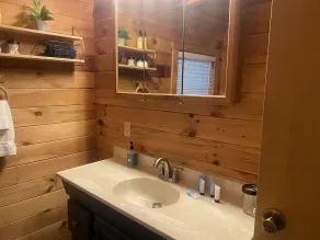 Private Fall Getaway! Pet Friendly! - Image 4