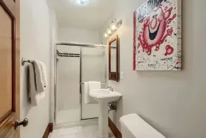 Beautiful Roscoe Village/Hamlin Park 4 bed 3 bath. - Image 3