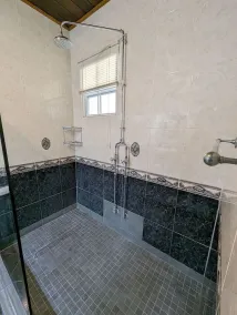 Breezy Ocean Front Condo Close to The Best Beaches - Image 3