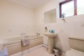 A Beautiful 3-Bed Worcestershire Home  - Image 3