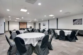 QUALITY INN & SUITES - Image 5