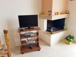 Sunrise 2 Apartment - Beautifully Located Air Conditioned Apartment Above Beach - Image 2