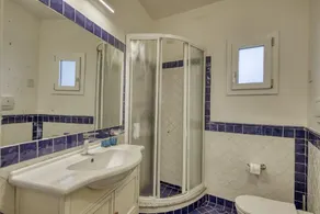 Cozy apartment of 81 sqm located on two levels (stairs to access), perfect for 4 people.The accommodation is located in the beautiful Pevero Hill Village, boasts a large terrace from where you can enjoy a breathtaking sea view, ideal for a relaxing stay  - Image 5