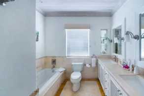Beautiful Beachfront Luxury Villa with Pool - Westhaven - Image 2