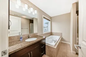 Rome, Sweet Home.   Spacious 4 Bedroom Single detached house - 60 mins to Banff. - Image 3