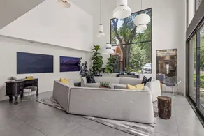 Gorgeous Home & Pool + Close to DT - Windsor Place - Image 3
