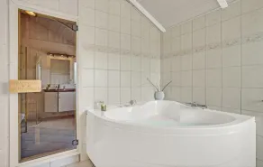 Stunning Home In Ejstrupholm With Wifi - Image 4