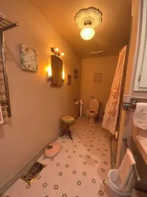 Victorian 1920s 5 bdrm w/ Pool, antiquer’s dream - Image 2