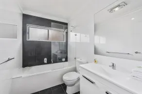 Oceanview Beachfront - 11B Fuller St - Image 3