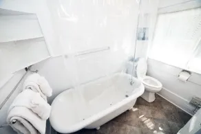 Newly Renovated Three Bedroom Cabin with Personal Hot tub and Amazing View from Deck - Image 4