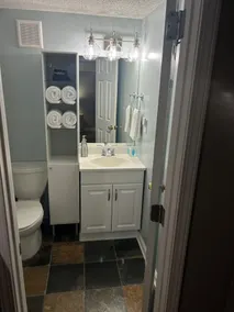 Luxurious Private Studio Get-away w/ Hot Tub, Koi Pond & Fire Pit! - Image 3