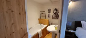 Dog-friendly cottage with walks from the doorstep - Image 3