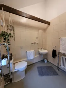 Willow Cottage,, Experience the North Downs in fully accessible comfort. - Image 5