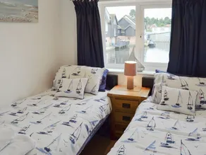 Ideal for a couple or small family wishing to discover the Norfolk Broads. - Image 4