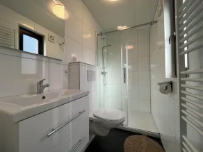 Chalet with 2 bedrooms and a terrace - Image 3