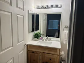 NOUVELLE LISTE! 2BR + 2 salle de bain complète, unité d'extrémité, rez-de-chaussée, vue spectaculaire! - Image 5