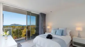 The Love Nest - luxury apartment with stunning views - stroll to beach - Image 5