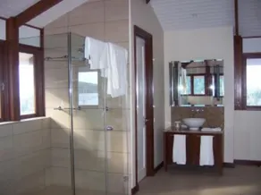 Luxury Loft Appartment on Eden Island with 3 Bedrooms, Views on Marina & Beach - Image 3