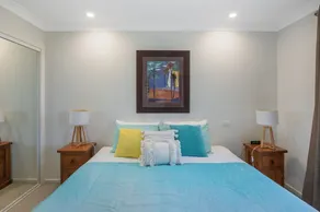 Spacious. Tropical. Waterfront. - Image 5