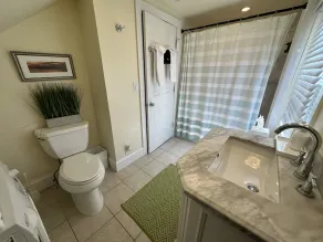 Unique 2 Bed 1 Bath Apartment Off Broadway #3 2 Bedroom Apts - Image 2