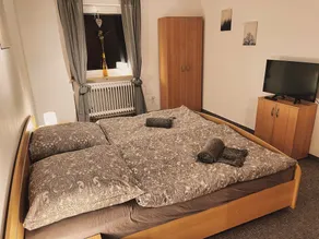 Pet-Friendly Apartment \"Bienenkorb\" with Garden, Tiled Stove & Wi-Fi - Image 5
