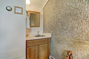 Maison de ville spacieuse avec bois de chauffage gratuit, 5 pâtés de maisons jusqu'à la rue principale et la navette, piscine chauffée - Image 4