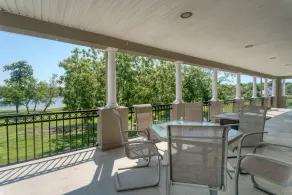 Private Waterfront Retreat - Image 3