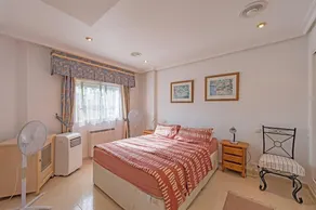 2Bed Apartment - Sleeps 5 - Pool, Parking, Pets - Image 3