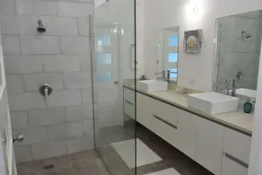 Floating On Water- Ocean Front Luxury Penthouse - Image 2