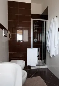Privat villa 10 meter fra havet parkering wifi grill 4 badeværelser 4 soveværelser - Image 3