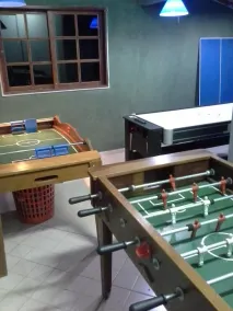 Wonderful house with swimming pool, leisure area, nightclub and games room. - Image 3