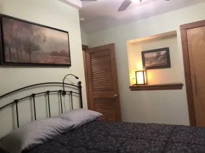 Lovely 3BR Close to Downtown - Image 5