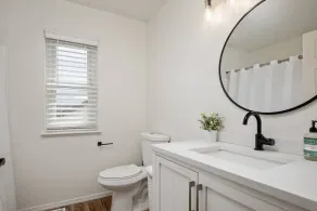 Wonderfully Updated, Pet Friendly, Open Layout, Pool Table, BBQ, Next to Edgefield Golf and Concerts - Image 3