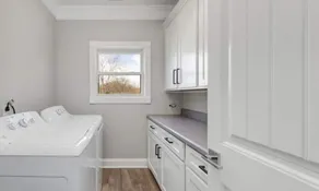 Tranquil waterfront getaway - Image 2