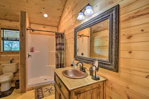 Rustic-Chic Country Cabin - 10 Mi to Main Street! - Image 3