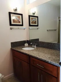 Beachfront Studio located on the 5th floor overlooking Makaha Beach. - Image 2
