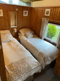 Caban Coetir - Spacious lodge in stunning woodland location 🐾✅ - Image 5