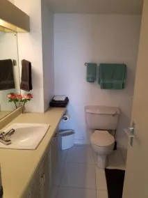 Downtown Kingston Waterfront 2 Bed Apartment - Image 2