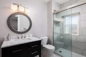 Duplex,Central KC, Sleeps12, King Beds, Hwy Access - Image 3