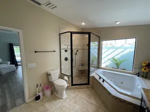 “SEASCAPE” to relaxation and fun! STUNNING, IMMACULATE CANAL and POOL home - Image 5