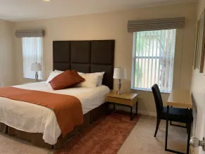 3 miles to Disney, nouvelle piscine / toboggans, WiFi gratuit / Parking, sans frais d'établissement - Image 5